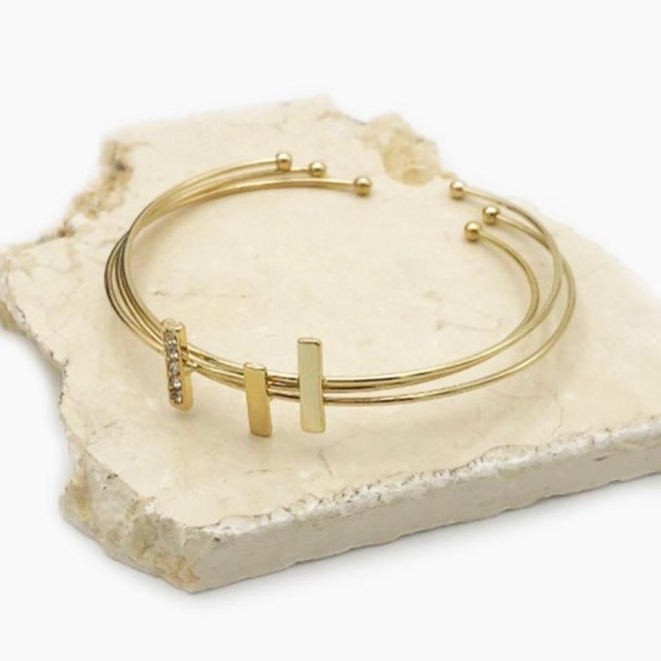 Gold bar studded bracelet